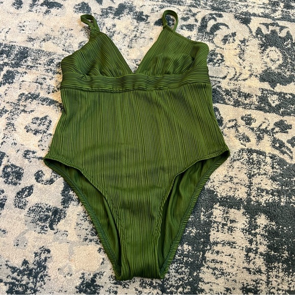 Robin Piccone One Piece Ribbed Swimsuit, 14 Green Summer Vacation Classic - Picture 1 of 4